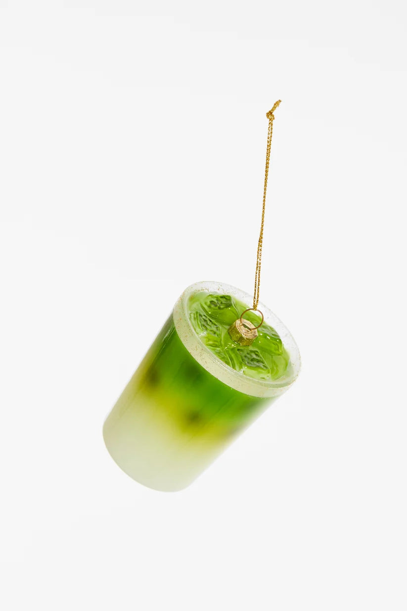 Christbaumschmuck Iced Matcha Latte aus Glas – Grün & Weiß